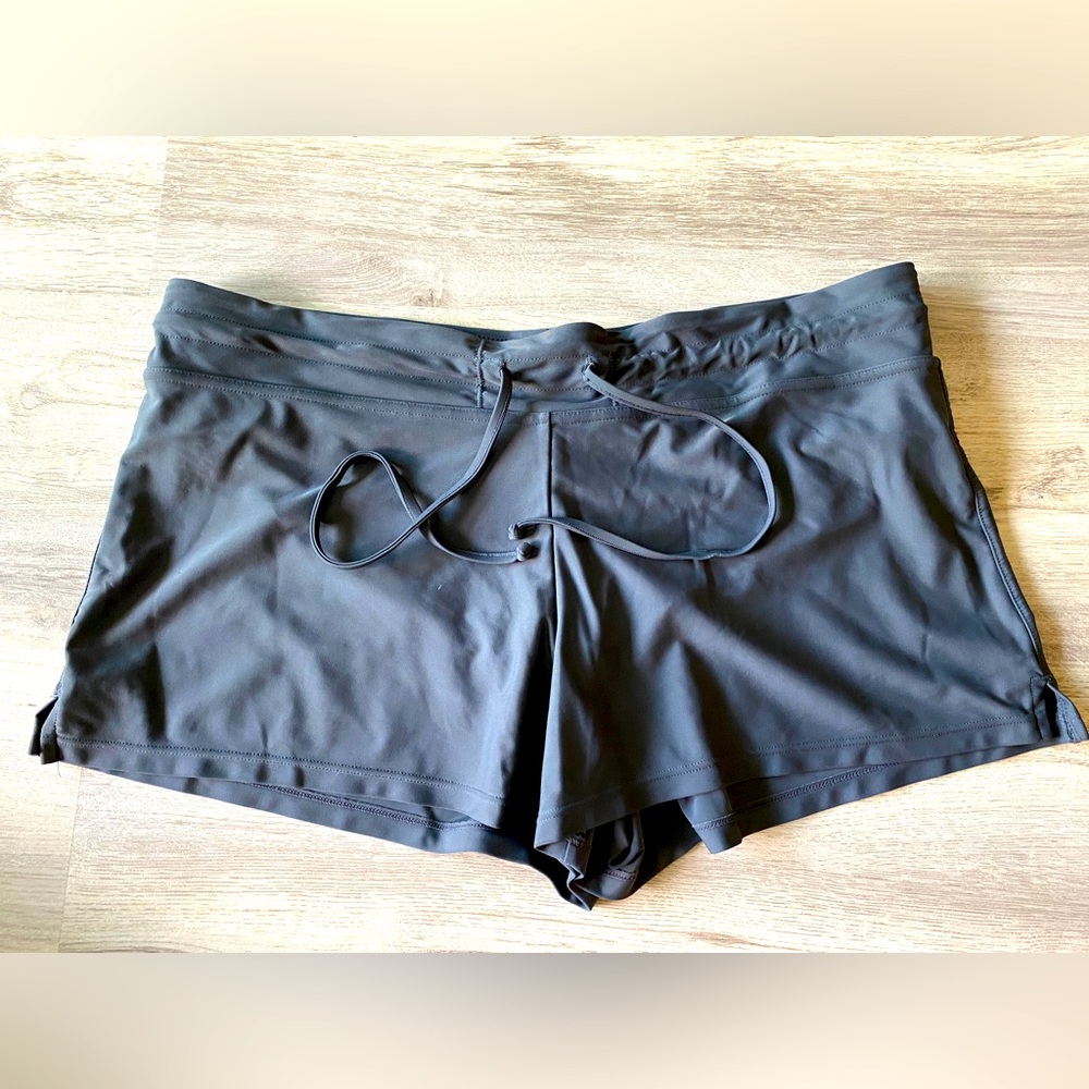 Kona Sol gray sport/swim shorts with draw string